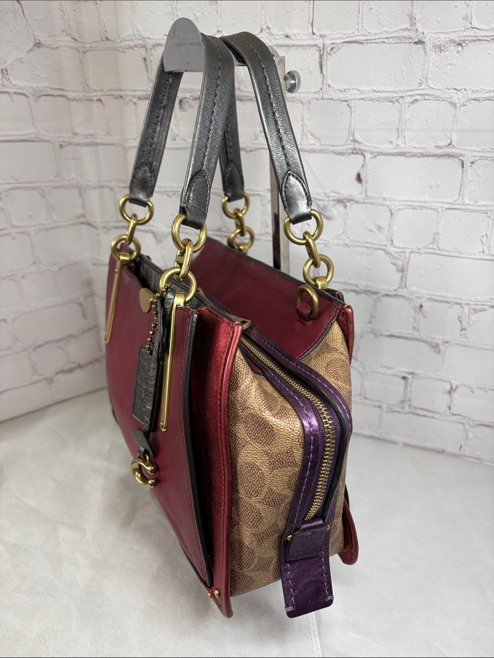 LOWST Coach Dreamer 27 “Endless Possibilities of NYC” Leather Crossbody Handbag - Picture 4 of 16